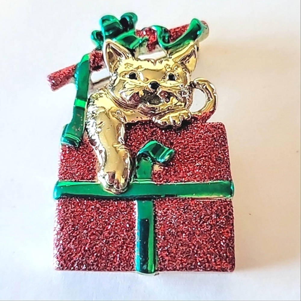 CHRISTMAS CAT PIN BROOCH - SIGNED AJC - VINTAGE RED GLITTER